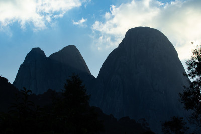 落基山脉在清晨达到顶峰