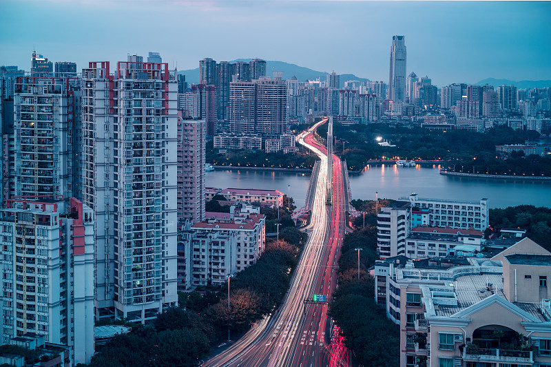 广州城市的暮色