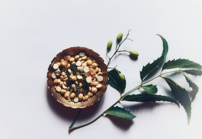 在庆祝尤加迪节时，用烤克、jaggery和楝树制作的贝芙贝拉食谱