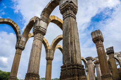 世界遗产kamani masjid也被称为kamani清真寺，Champaner