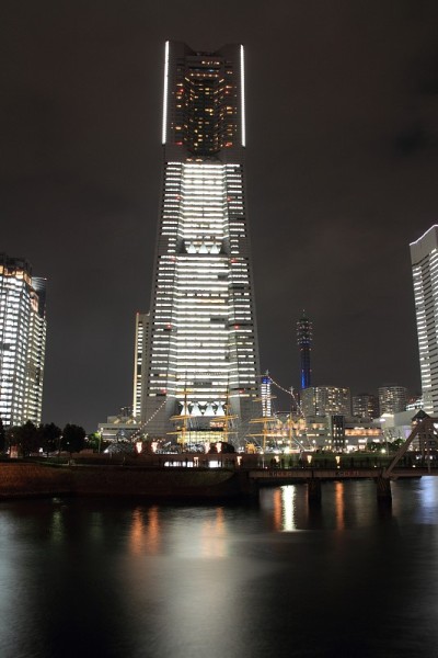 横滨港人未来21号晚上