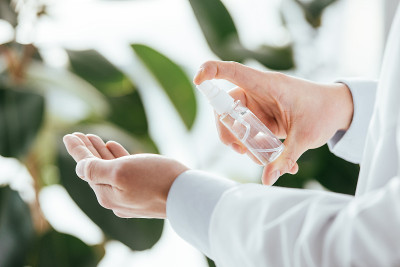 临床医生使用抗菌喷雾剂的看法