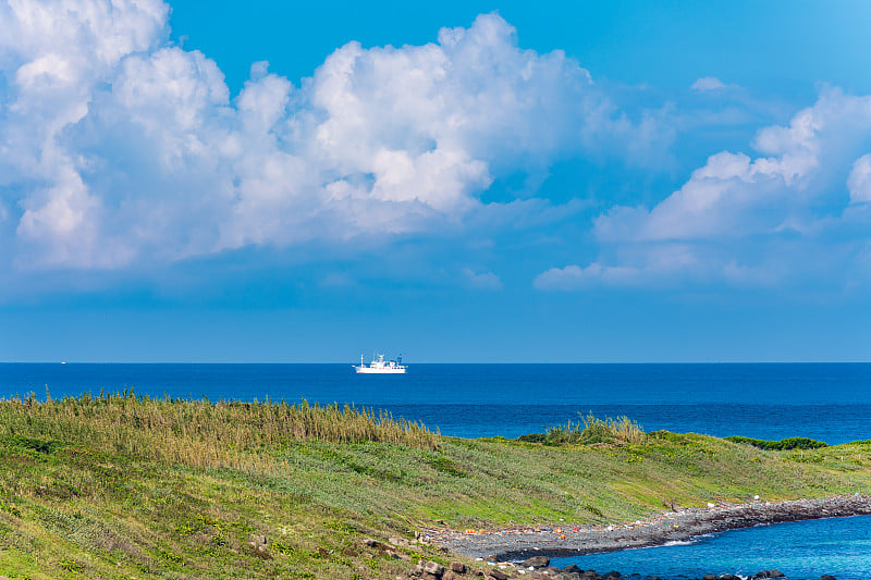 夏季海啸岛大滨海滩海阔天空