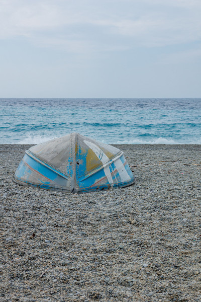 海滩上的渔船
