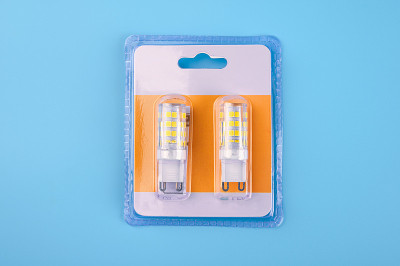 LED灯是专为天花板灯包装在塑料包装。