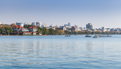西湖岸线，风景尽收眼底