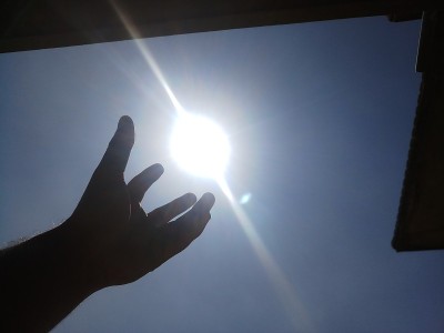 太阳和手。导管太阳。很神奇的。