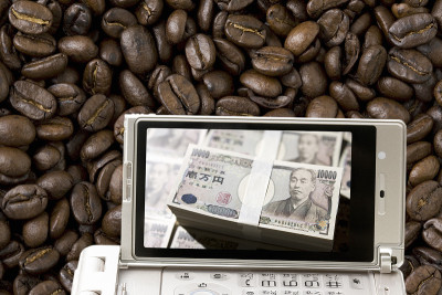 手机和咖啡豆的现金