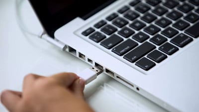 手动连接usb硬盘到笔记本电脑，现代个人电脑技术