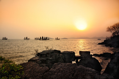 湖边的夕阳