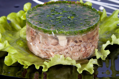 肉冻在白肉上
