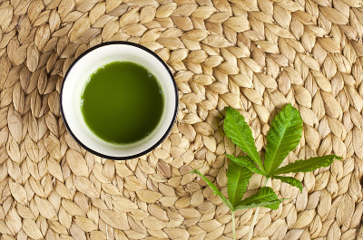 抹茶，一杯栗叶