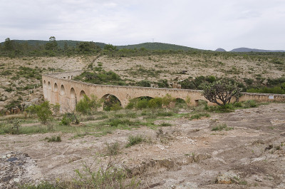 Arcos de San Jose atqueduct，在El Saucillo生物公园，hublo