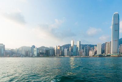 维多利亚港的香港城市景观