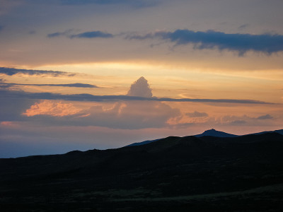 堪察加的风景，山脉和火山。