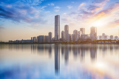 深圳湾现代建筑天际线