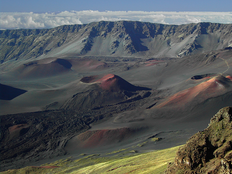 哈雷阿卡拉火山口