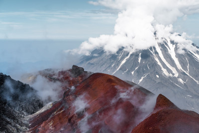 科里亚克斯基火山，从阿瓦钦斯基火山山顶俯瞰，堪察加