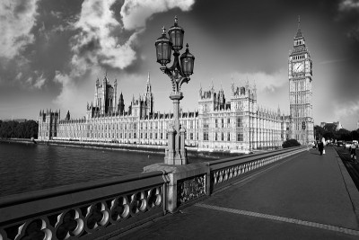 英国伦敦著名的带桥的大本钟