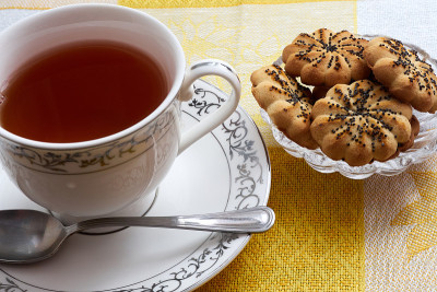黄底茶