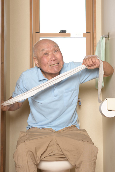 患有便秘的老年人