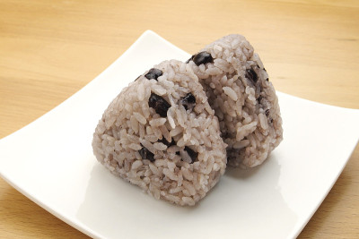 日本料理，饭团，黑豆饭团