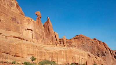 沿着拱门国家公园的公园大道小径发现的标志性雕塑Slick Rock