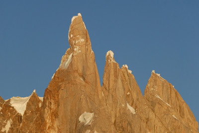 灯塔山。