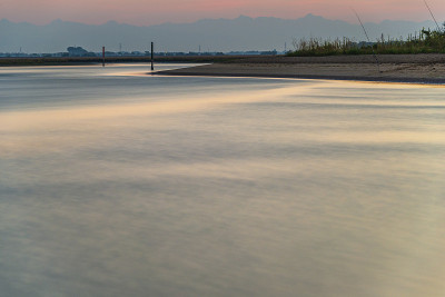 比比恩海滩的夏日日出