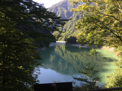 Kurobe峡谷Kurobe河沿岸的风景