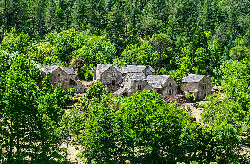 塔恩峡谷，村庄