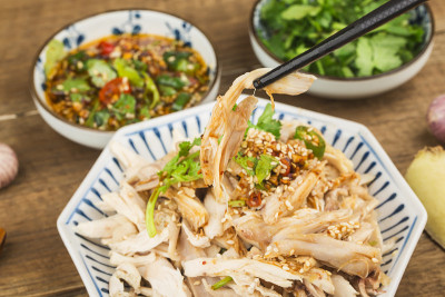 一道中国菜:鸡肉丝