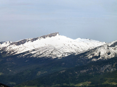 一个高山顶峰
