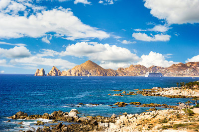 科尔特斯海和卡波圣卢卡斯的风景。