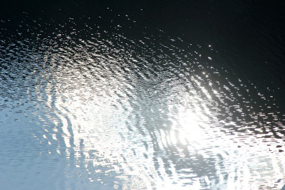 水
