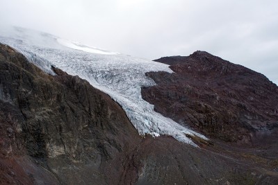 卡扬贝火山上的冰川