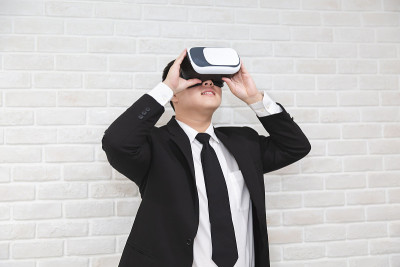 带vr的商人