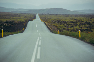 空无一人的道路