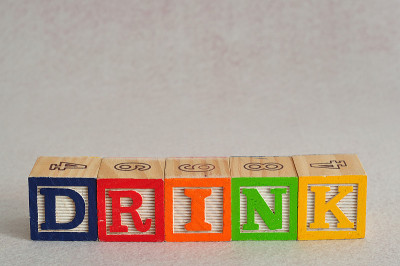 drink这个词是用字母块拼出来的