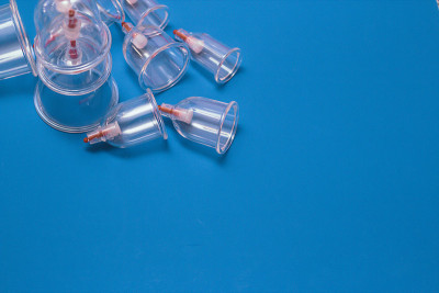 hijama jar。真空泵的蓝色背景