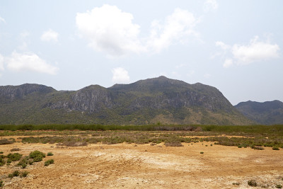沙漠和山脉