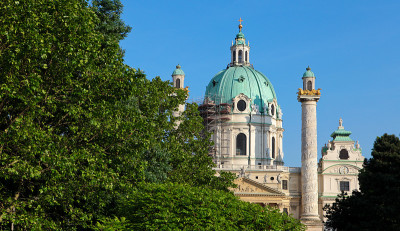 在维也纳Karlskirche