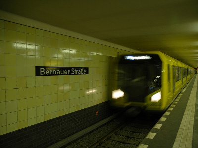 柏林U-BAHN - 伯瑙尔大街