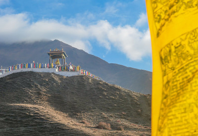 尼泊尔-寺庙在Muktinath，安纳普尔纳巡回旅行