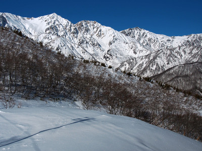 白雪覆盖的山Shirouma