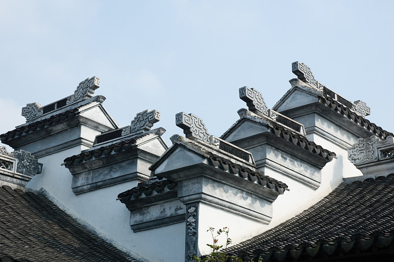 带有天空的传统中式屋顶