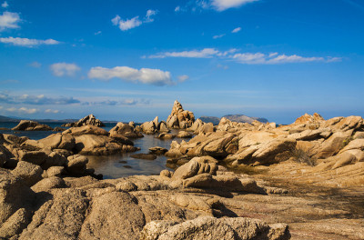 岩石和海