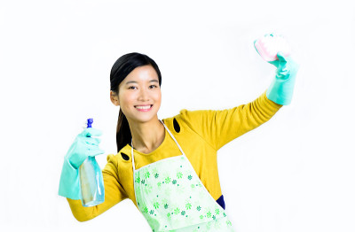 年轻女性和家庭清洁产品