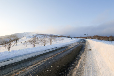 日本北海道，秋冬黄昏时从Mokotoyama山上的Kussharo湖