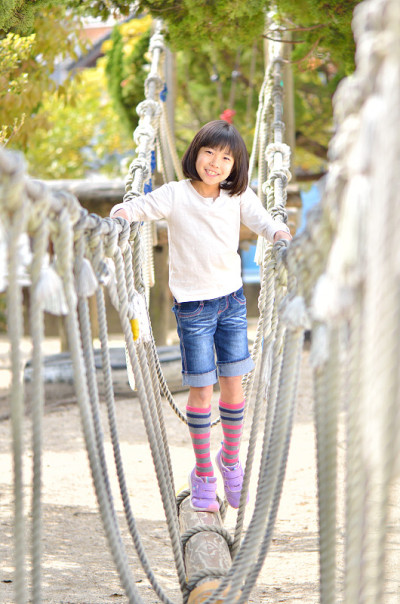 女孩们在公园里玩